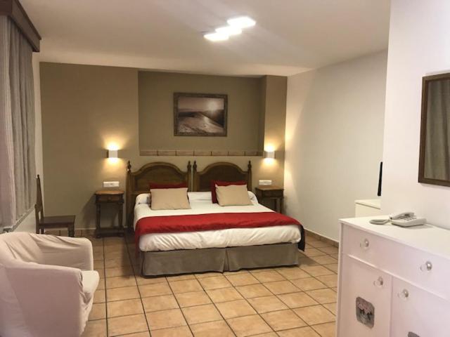 Hotel Patri Huéscar エクステリア 写真