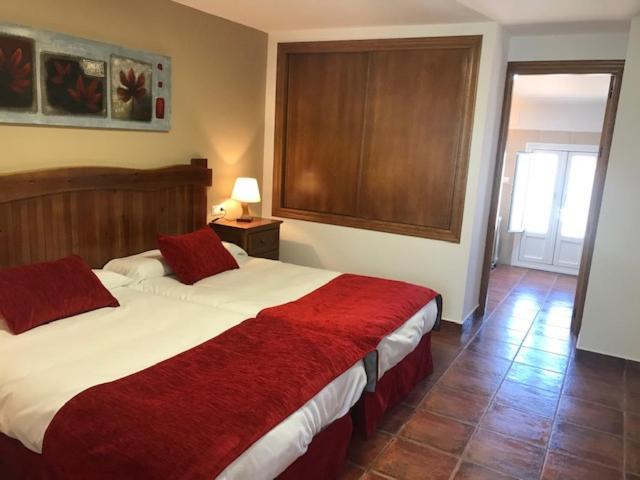 Hotel Patri Huéscar エクステリア 写真